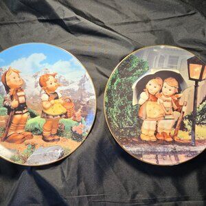 Vintage M.I. HUMMEL, "Little Companions" Collector Plates No. C3923
